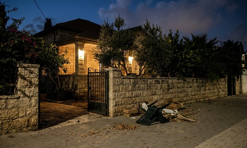 אישום נגד ארבעה חרדים שהתפרעו בביתו של השופט סולברג