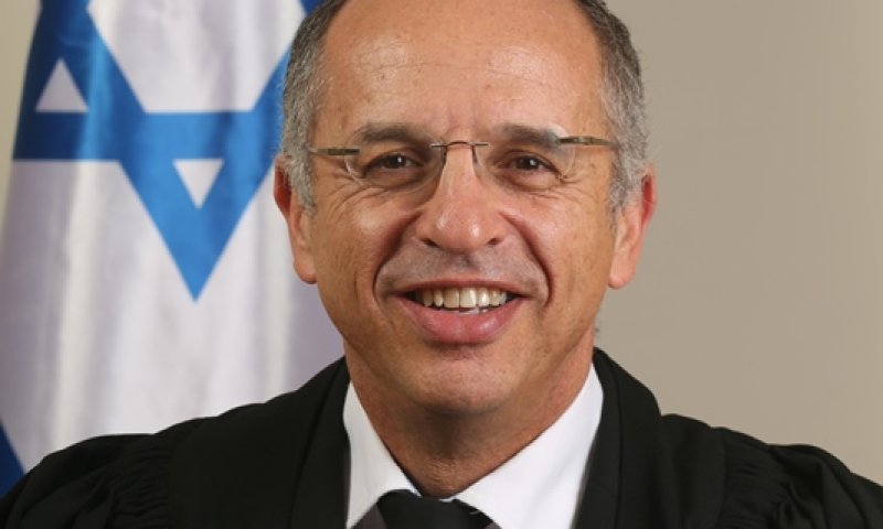 חסיד גור שוחרר מהכלא הצבאי בחגיגות - אך מחאת החרדים תימשך