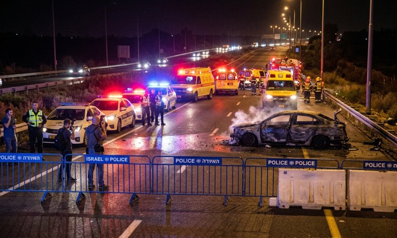 גבר נמצא מת ברכב שהתפוצץ ועלה באש בכביש 2