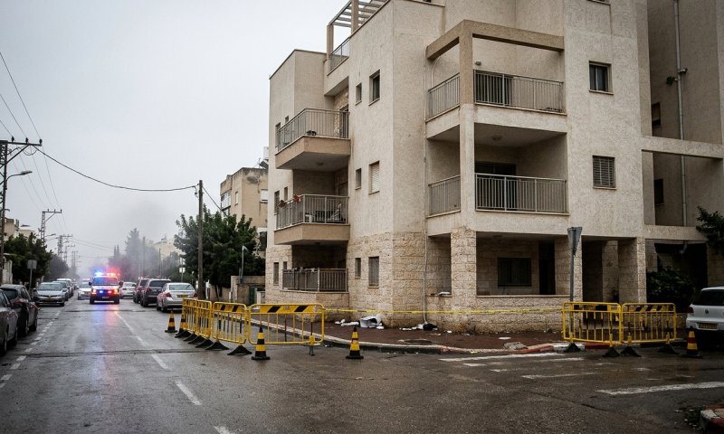 לוחמי ימ"מ גלשו מהגג וחילצו אישה שאיימה לקפוץ מהקומה ה-11
