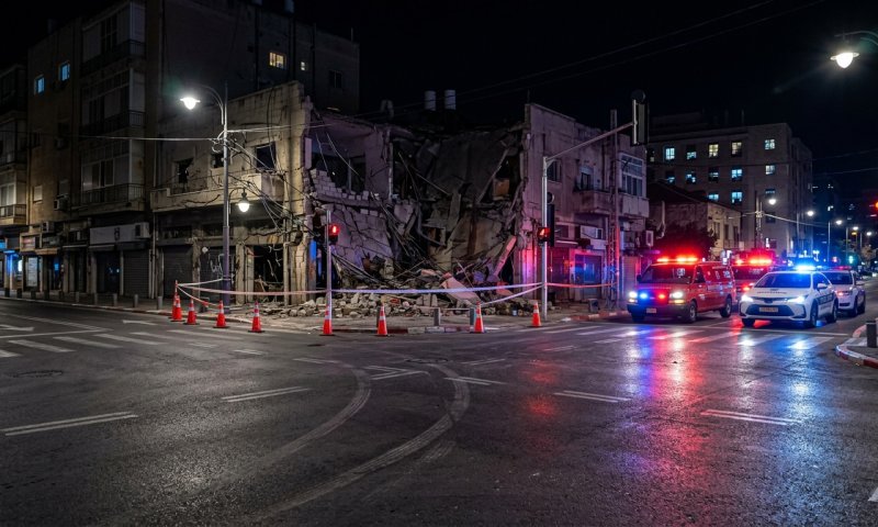 בזמן ששני ילדים ישנו בפנים: מבנה מגורים קרס בבני ברק