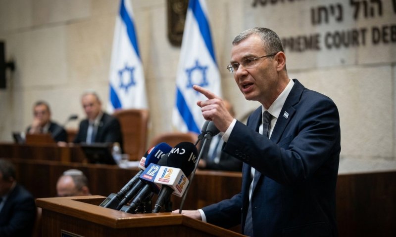 השר לוין נגד שופטי העליון: "אחרוני הדיקטטורים"