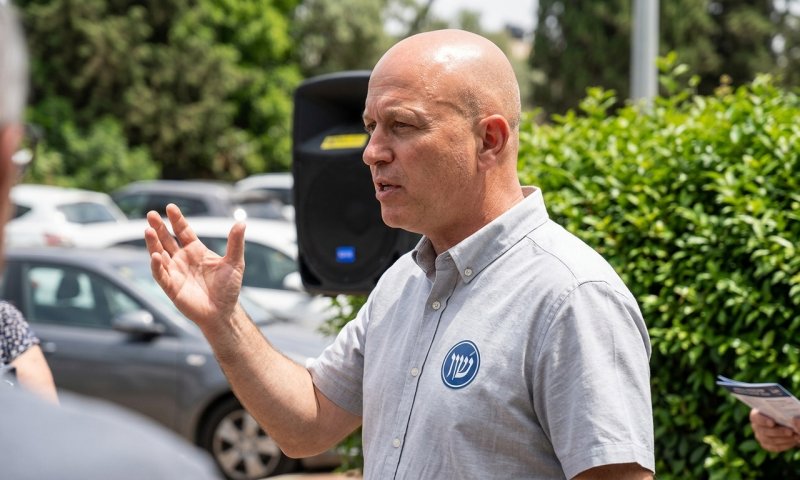 מספר 2 של איזנקוט: "נקים ממשלת מיעוט גם בלי 61 מנדטים"