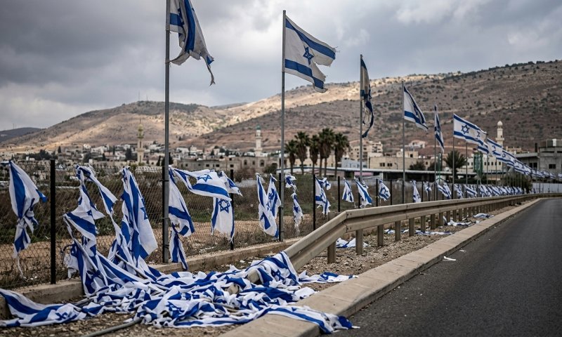 מאות דגלי ישראל נתלשו בגליל, סמוטריץ': "נגמרה החגיגה, כן מייהדים"
