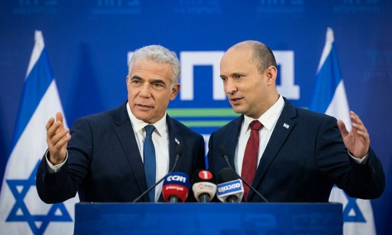בנט ולפיד הכריזו על "ביחד": האיחוד שמטלטל את הפוליטיקה הישראלית