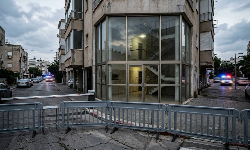 ירד מרכב, זרק רימון ללובי בניין באור יהודה - ונמלט