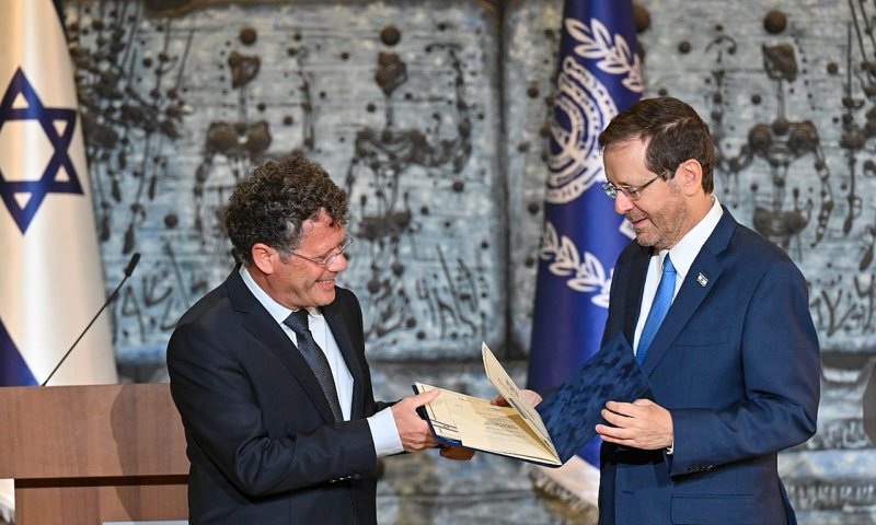 השר לוין נגד שופטי העליון: "דיקטטורים שאיבדו את אמון הציבור"