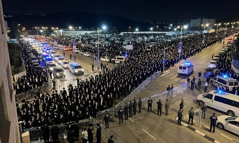 יומיים להילולה: 20 אלף איש תקועים במירון, המשטרה סגרה את הכבישים
