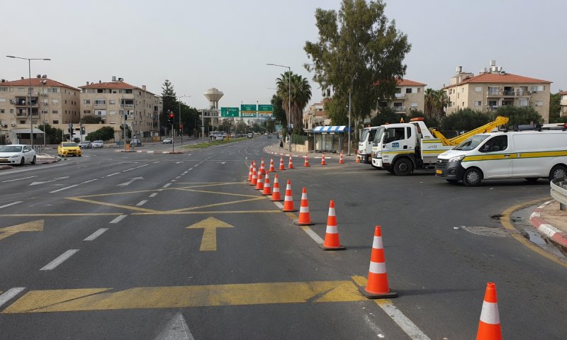 דלת נטרקה על ידה של בת 5 בבני ברק: חלקי אצבעותיה נקטעו