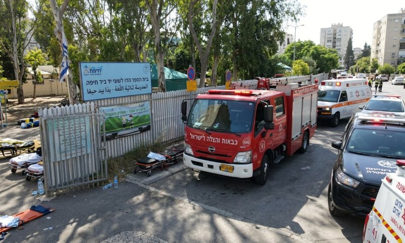 אש בבית ספר בחיפה: כ-100 תלמידים פונו עקב קצר חשמלי