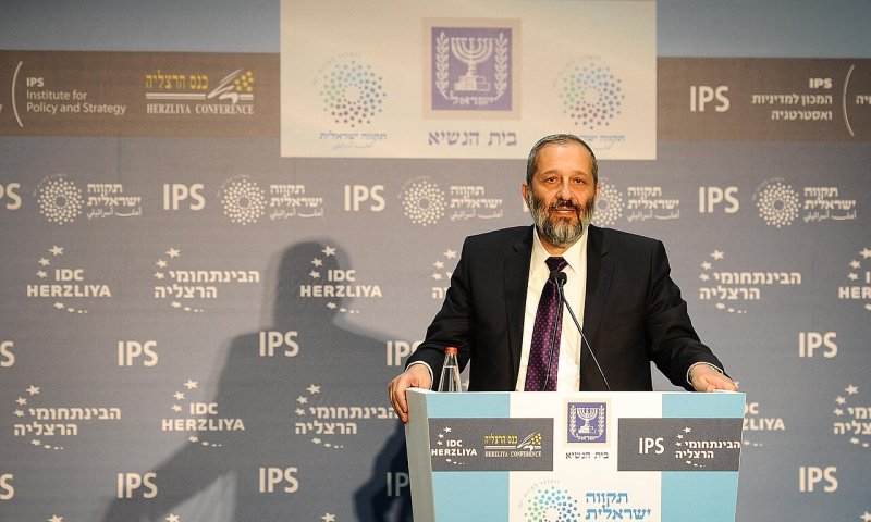 דרעי דוחף למנות שר פנים מש"ס לפני הבחירות