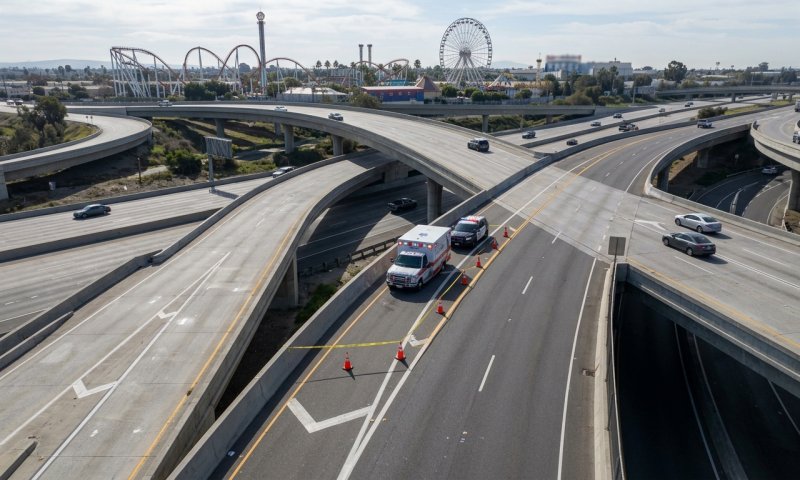 קליפורניה: בילו ברכבת הרים - ופונו לניתוחי מוח דחופים
