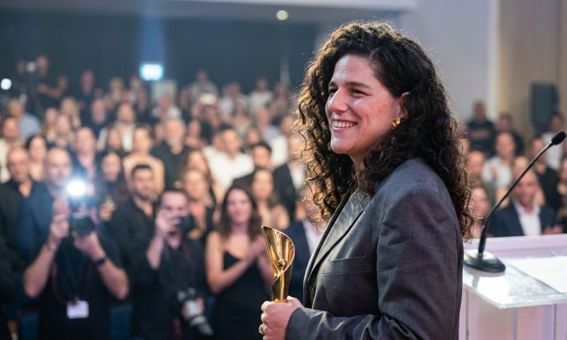 "הלוואי שהוא היה פה": אלון אבוטבול זכה בשני פרסים לאחר מותו