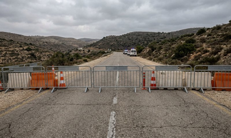 זעם על תקיפת המילואימניק: תושבים צעדו לתפילה בכפר פלסטיני