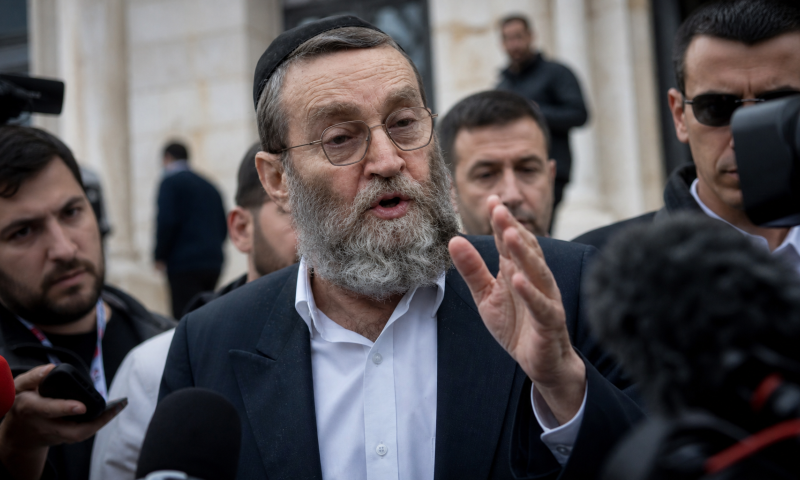 גפני מקפיא את חוק לימוד תורה: "לא מתכוון להתבזות שוב"