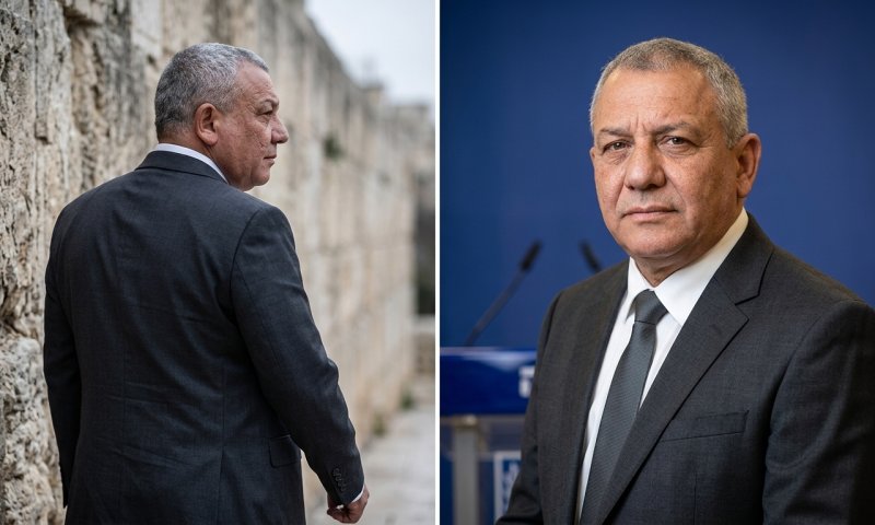 מחנה השינוי נסגר: איזנקוט חבר לגולן, בנט חתם עם ליברמן