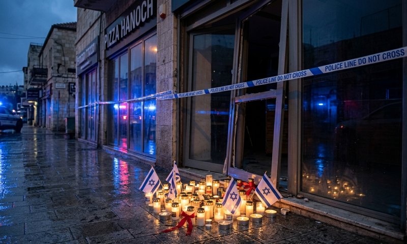 רצח בפיצרייה: ניסה להגן על הלקוחות ונדקר למוות