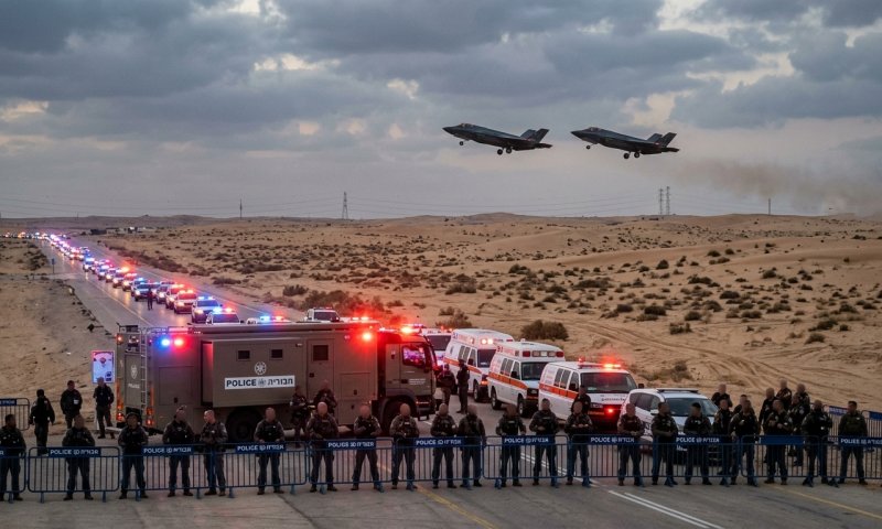 טייס דקר את חברו וניסה לרסק מטוס בדרך מדובאי, נוסעים חילצו את המצב