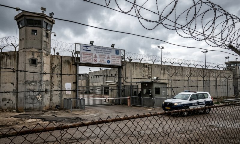 שני אזרחים גרמנים נעצרו לאחר שצילמו את כלא דמון