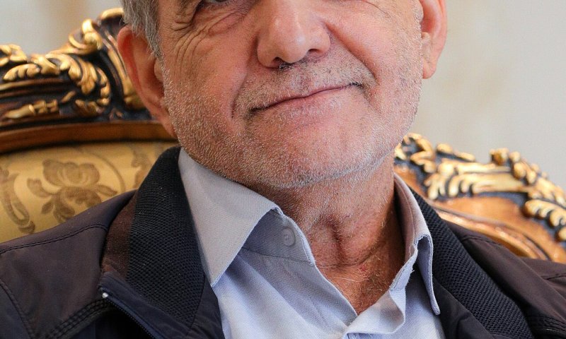 נשיא איראן מגיב לשמועות: "ח'אמנאי בריא לחלוטין"
