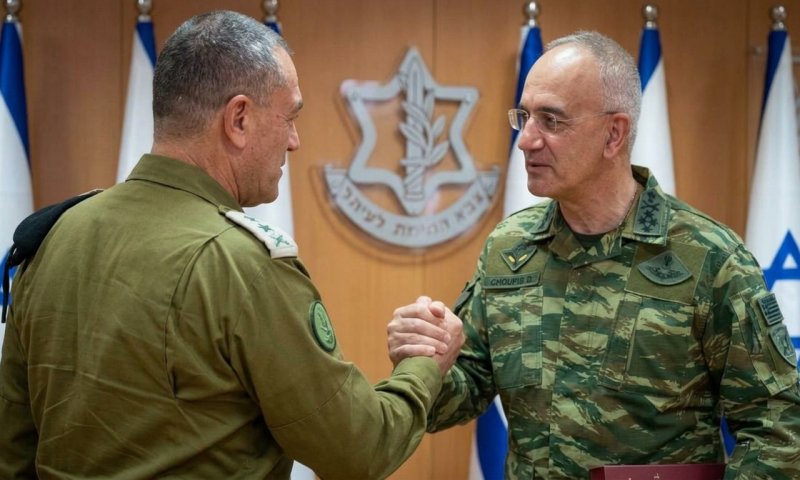 רמטכ"ל יוון מסיים ביקור בישראל, נפגש עם הרמטכ"ל זמיר
