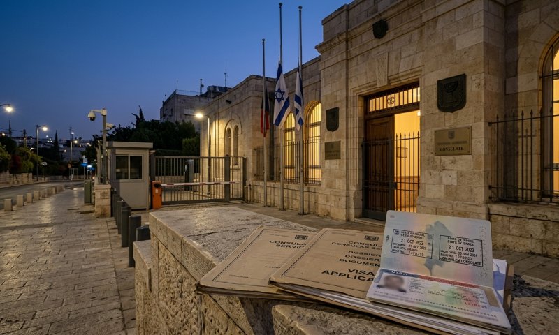 פשרה חריגה במשבר: 20 דיפלומטים יגורשו, 7 יישארו ללא חסינות