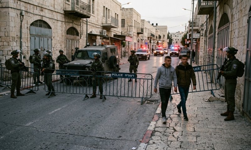 נעצרו 3 נערים פלסטינים שהשליכו בקבוקי תבערה על כביש המנהרות