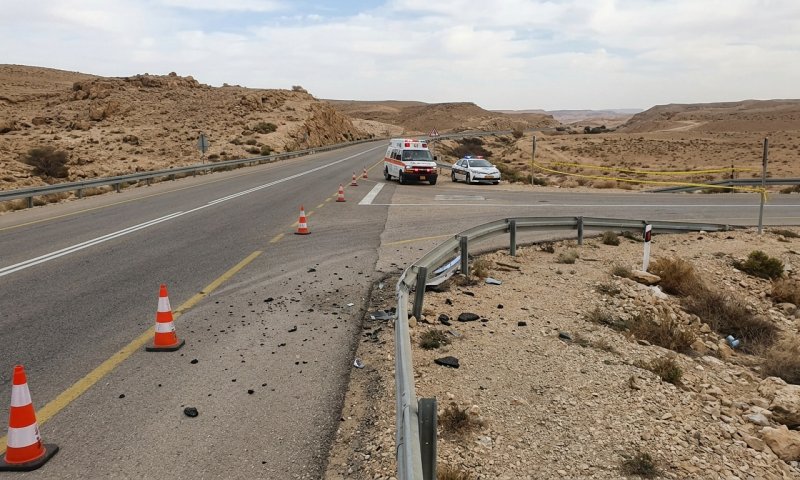 צעיר בן 19 נפצע קשה בתאונת דרכים סמוך לדימונה