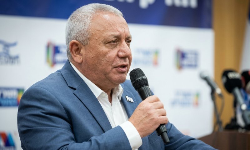 איזנקוט: "אפעל מיד להחלפת נתניהו ולהקמת ממשלת גיוס"