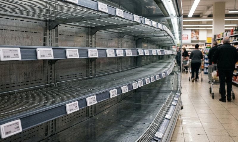 שופרסל מול תנובה: מחר נעלמים פיראוס ויופלה פרי מהמדפים