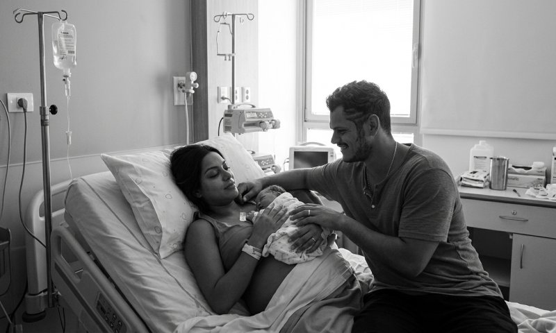 בהפתעה: השחקן עופר חיון ואשתו עומר הפכו להורים