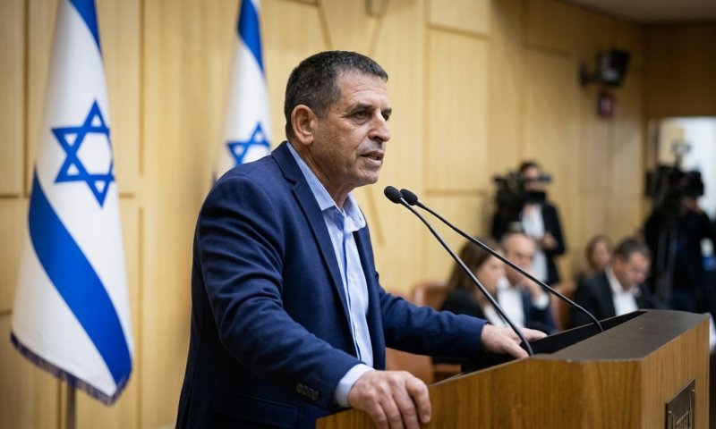 סערה באופוזיציה: סגלוביץ' שוקל מעבר לרע"ם של מנסור עבאס