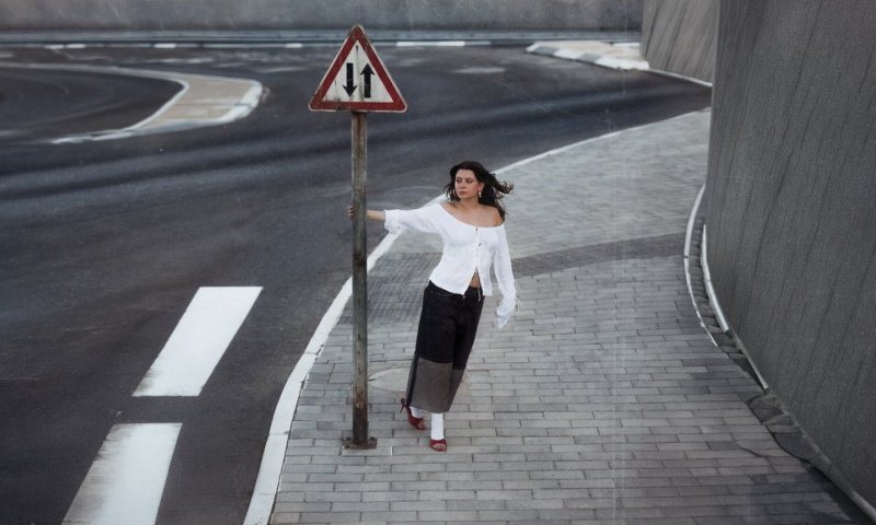 מיה כהן משחררת את אלבום הבכורה "עד לפרו ובחזרה"