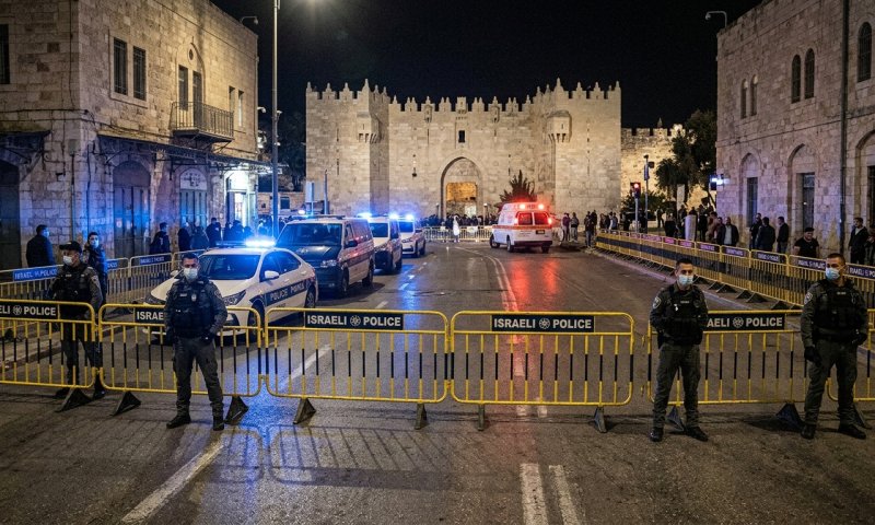 תושב חברון ללא אישורים נעצר ליד שער שכם עם אקדח גלוק טעון