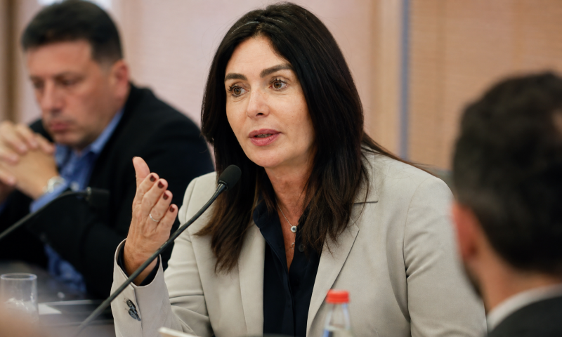 השרה רגב: דנים בדרישת פיקוד העורף להגביל את נתב"ג ל-2,500 איש