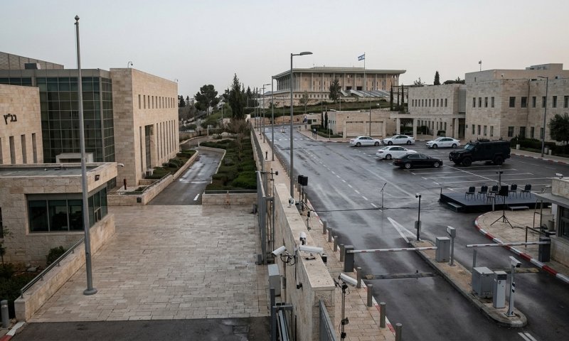 פרצה דרמטית בבג"ץ: התצהיר הסודי נגד גופמן יועבר לנתניהו