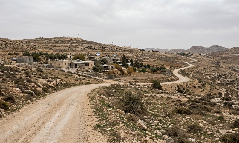 חמישה פלסטינים נעצרו בחשד שפצעו רועי צאן באבנים בגוש עציון