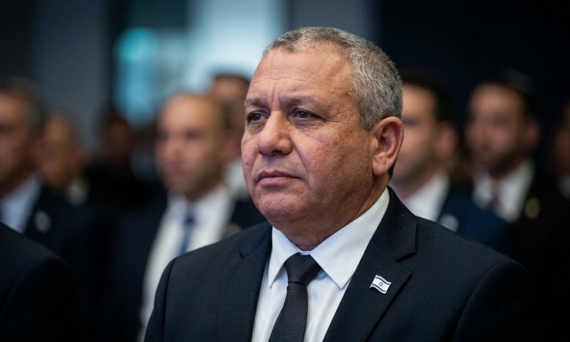 איזנקוט מוביל בסקר חדש, מפלגת וינטר מטלטלת את גוש הימין