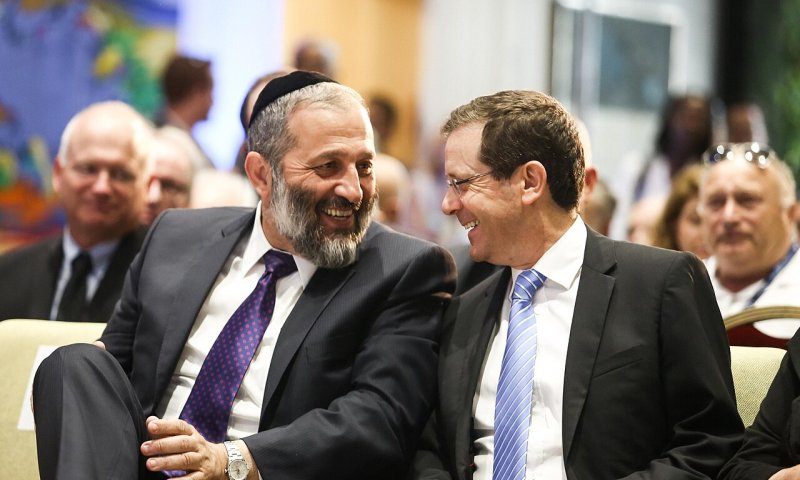בנו של דרעי ימונה לבכיר בקק"ל: יקבל רכב ולשכה ללא שכר